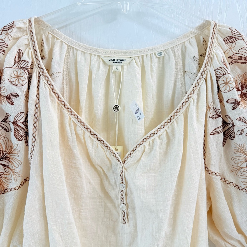 Max Studio Floral Embroidered Blouse - Picture 3 of 6